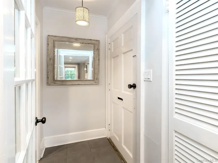 106 Mcloughlin Street, Glen Cove, NY 11542 - Image #3