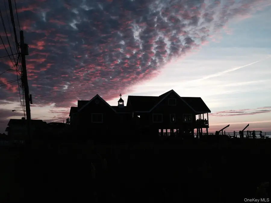 49 Bayview Avenue W, Lindenhurst, NY 11757 - Image #2