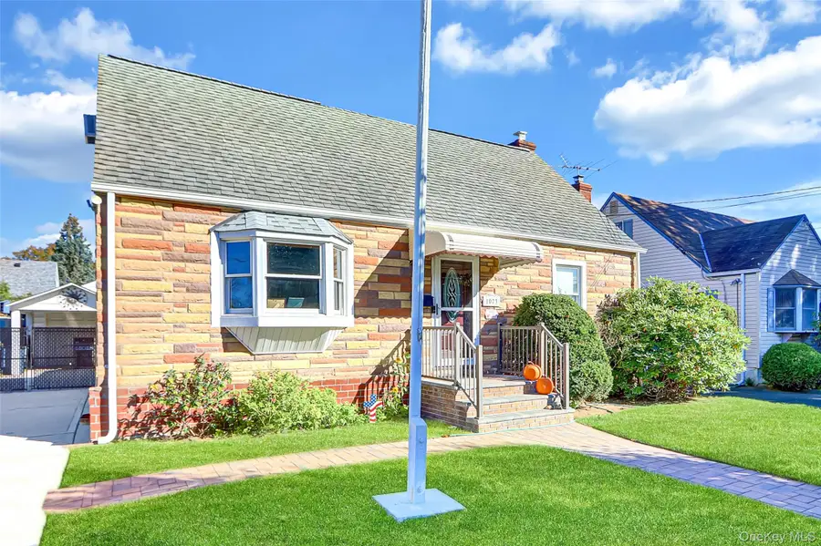 1073 Thomas Avenue, Baldwin, NY 11510 - Image #3