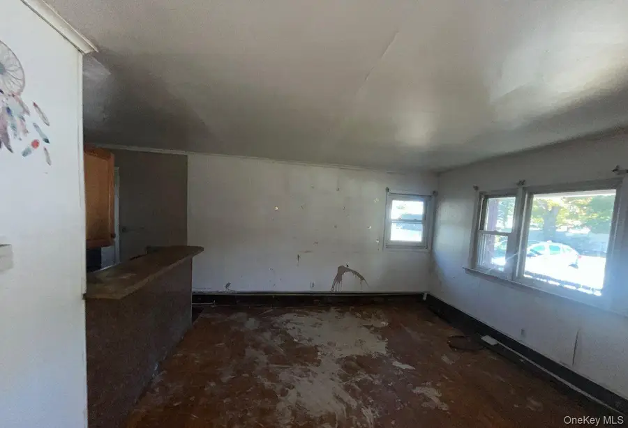 266 Station Road, Bellport, NY 11713 - Image #2