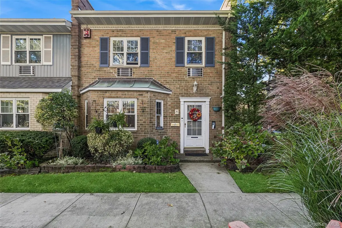 10 Glen Hollow Drive #C1, Holtsville, NY 11742 - Image #1