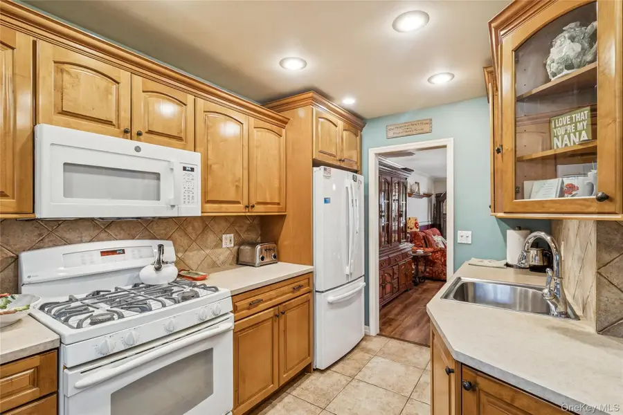 10 Glen Hollow Drive #C1, Holtsville, NY 11742 - Image #2