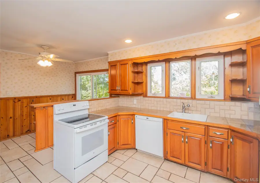 21 Cottam Hill Road, Wappingers Falls, NY 12590 - Image #3