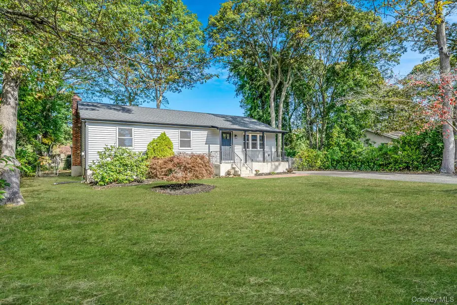 45 Arrowhead Drive, Shirley, NY 11967 - Image #3