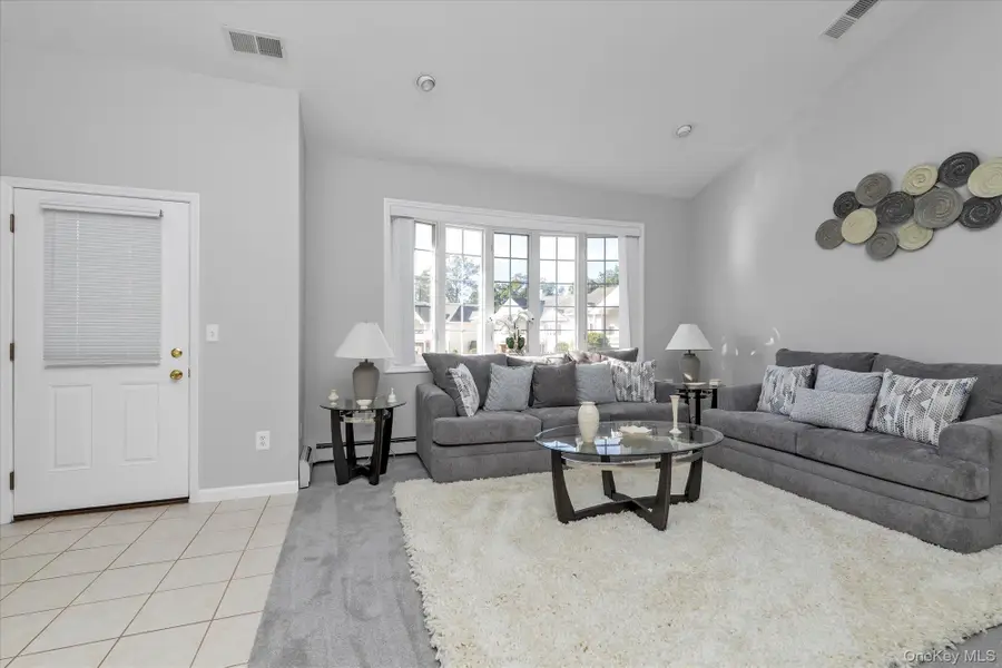 6 Sarah Court, Amityville, NY 11701 - Image #3