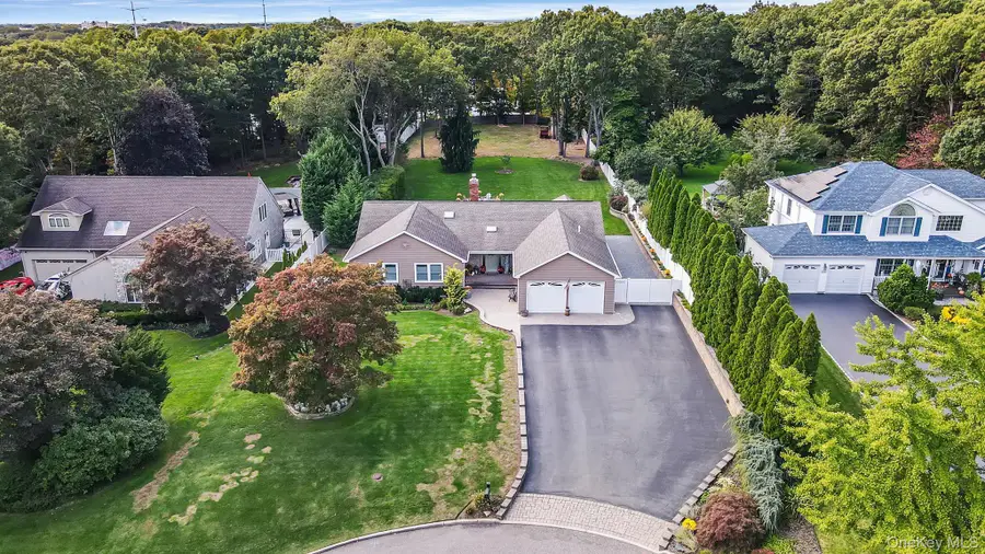 246 Roosevelt Boulevard, Hauppauge, NY 11788 - Image #3