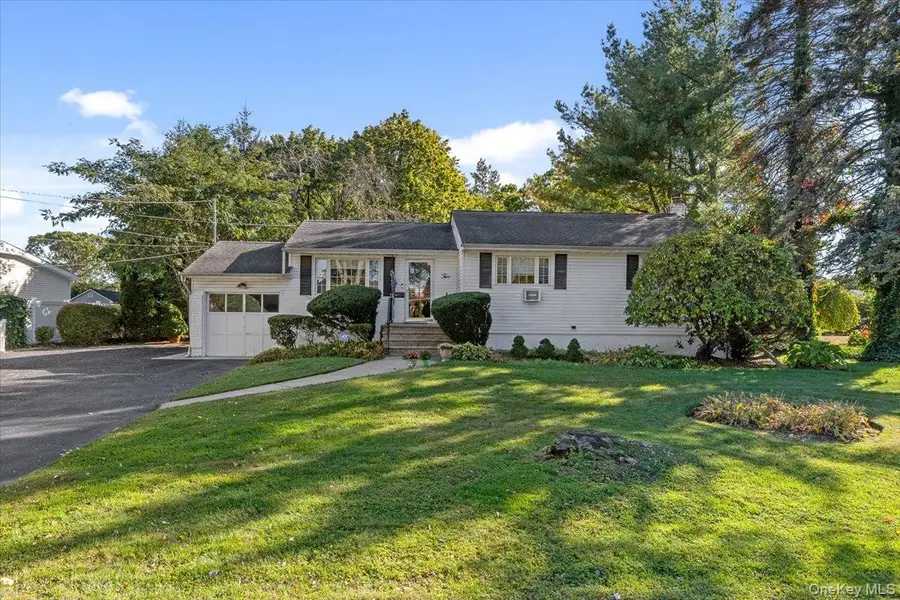 2 Flower Hill Lane, Bay Shore, NY 11706 - Image #2