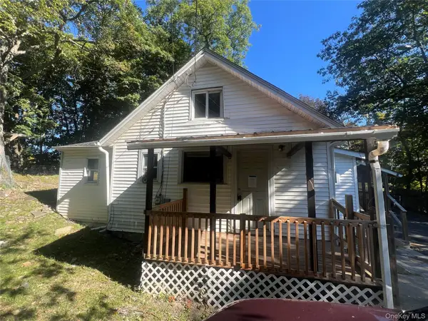 18 Hillside Place, Lloyd, NY 12528