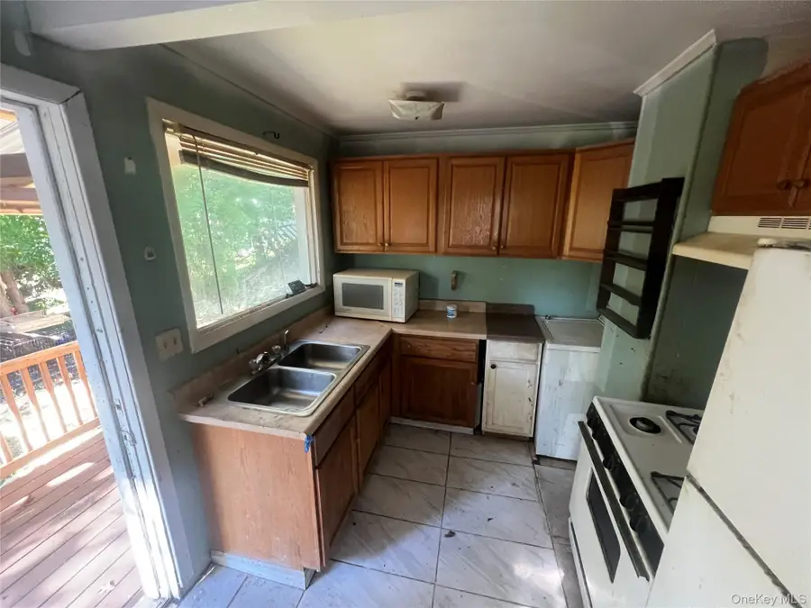 18 Hillside Place, Highland, NY 12528 - Image #2