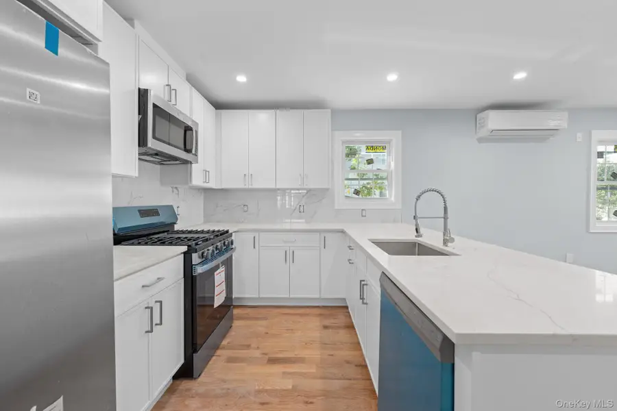 11512 159th Street, Jamaica, NY 11434 - Image #3