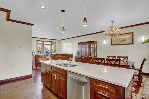 300 Ellen Place, Jericho, NY 11753