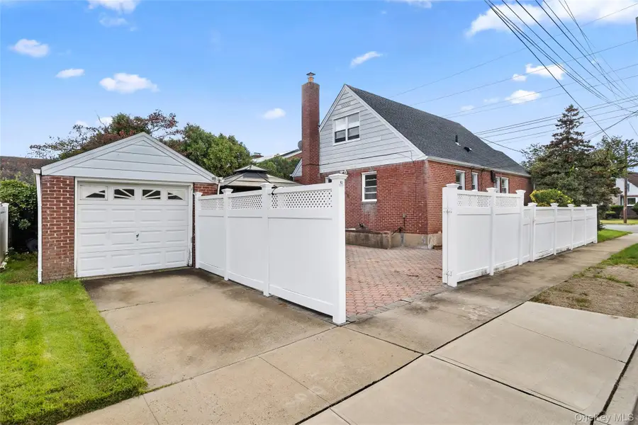 700 Covert Avenue, New Hyde Park, NY 11040 - Image #3