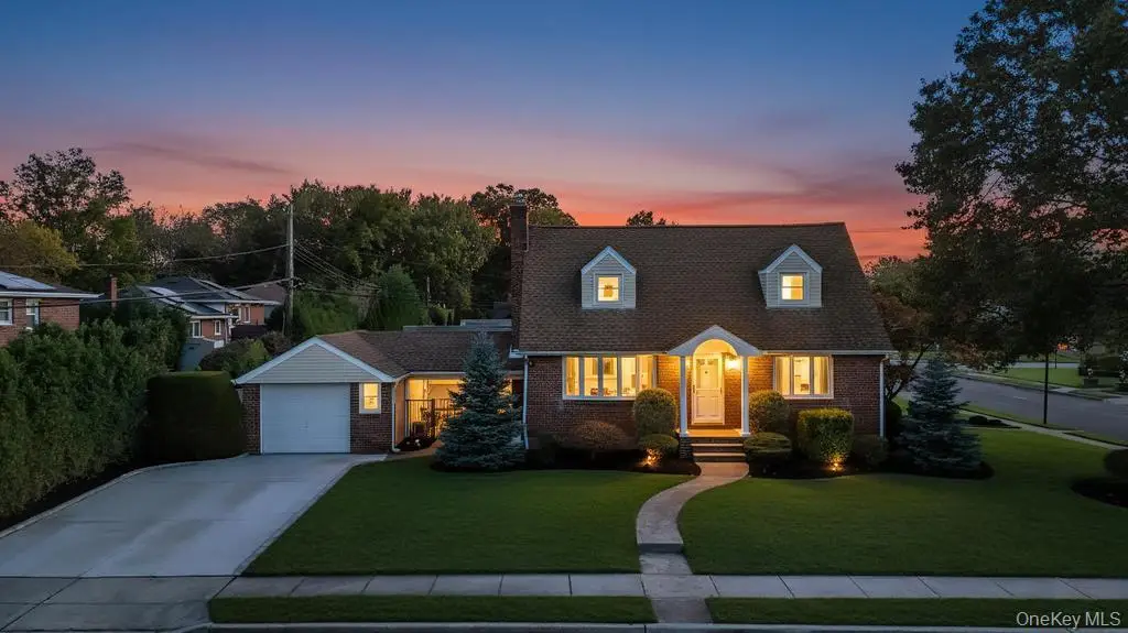 2 Ash Place, New Hyde Park, NY 11040 - Image #1