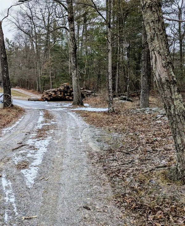 Stove Pipe Alley, Red Hook, NY 12571