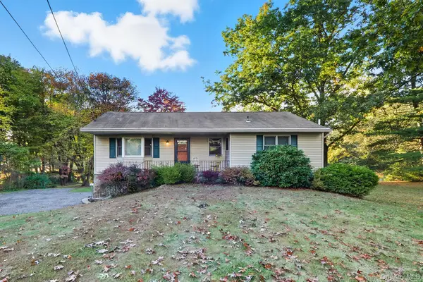 16 Hamilton Drive, Hopewell Junction, NY 12533