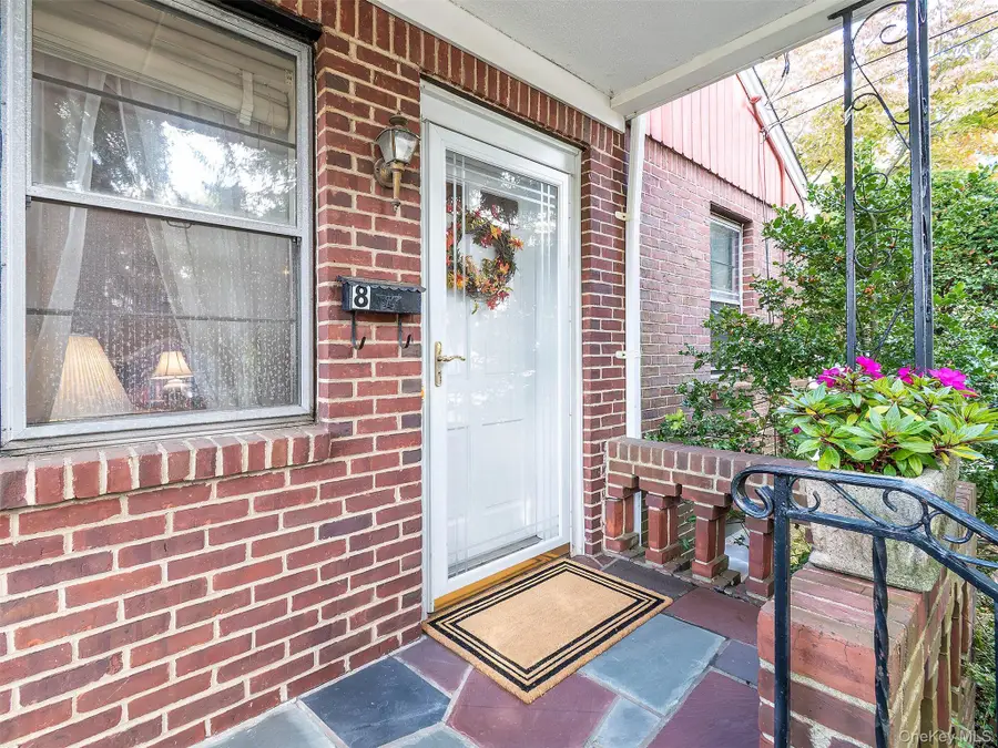 8 Cambridge, Glen Cove, NY 11542 - Image #3