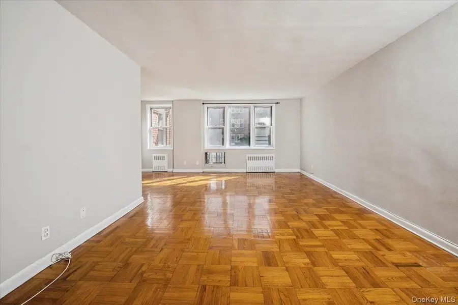 3 Sadore Lane #2J, Yonkers, NY 10710 - Image #2