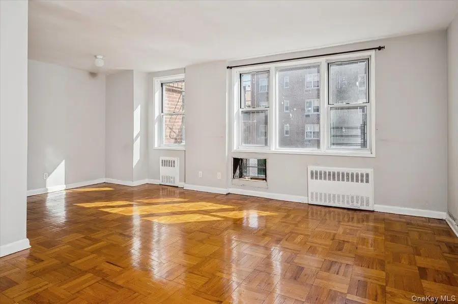 3 Sadore Lane #2J, Yonkers, NY 10710 - Image #3