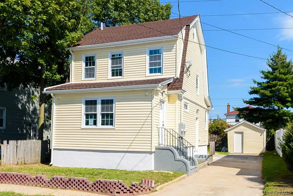 129 Cochran Place, Valley Stream, NY 11581 - Image #1