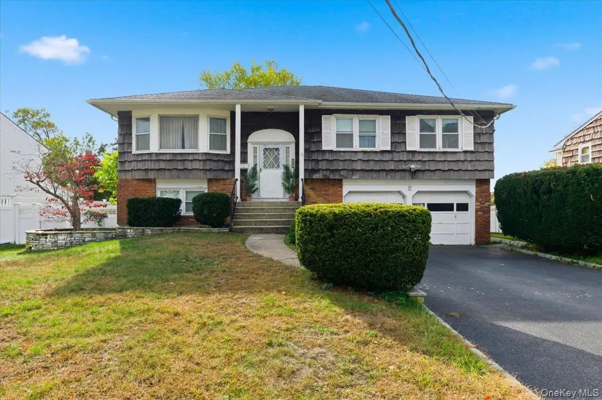 10 Gate Lane, West Islip, NY 11795 - Image #1