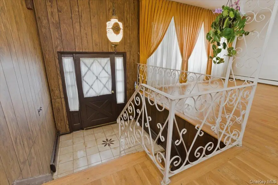 10 Gate Lane, West Islip, NY 11795 - Image #3