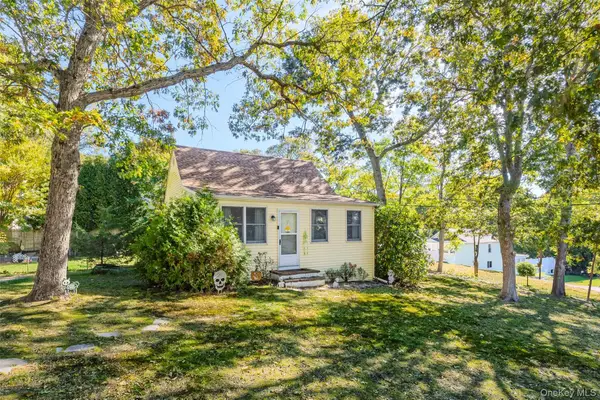 51 Ficus Road, Rocky Point, NY 11778