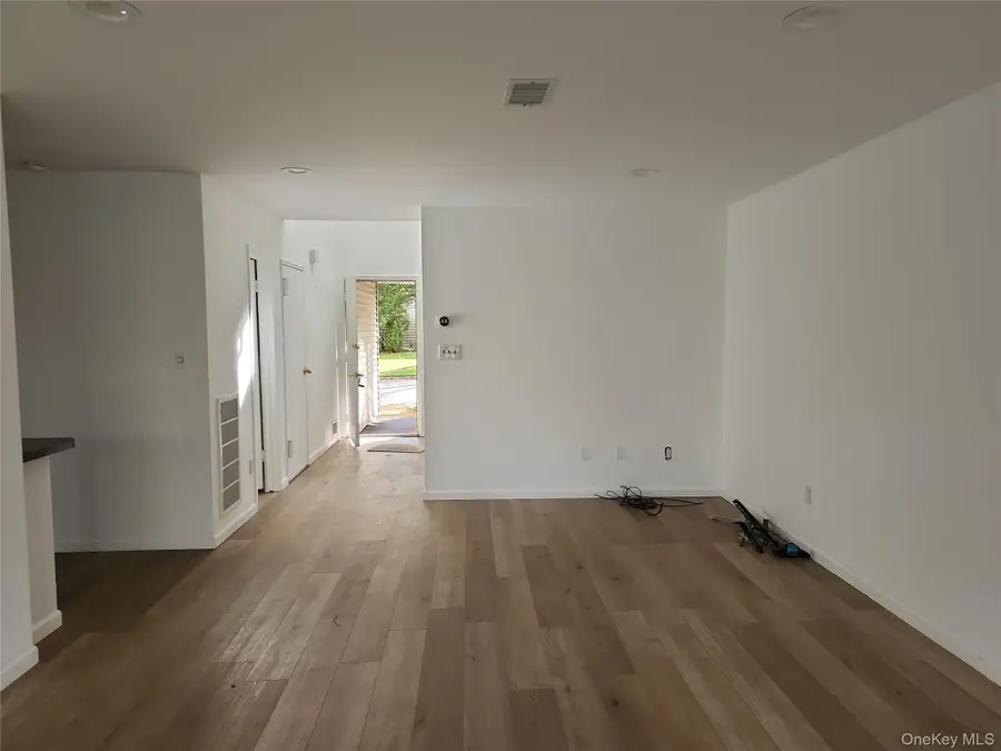 80 Northgate Circle, Melville, NY 11747 - Image #3