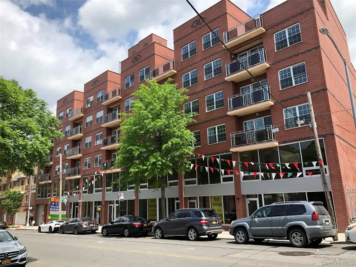 35-19 Leavitt Street #3E, Flushing, NY 11354 - Image #1