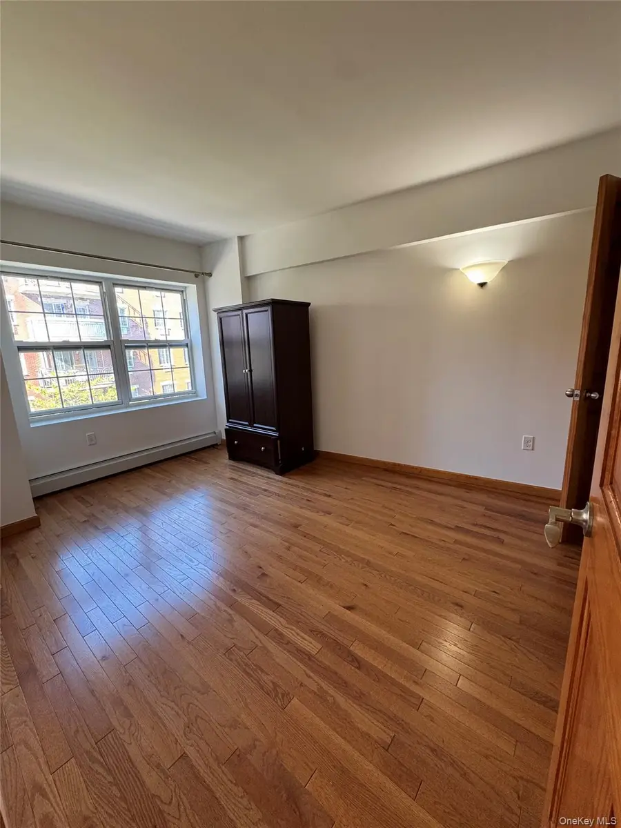 35-19 Leavitt Street #3E, Flushing, NY 11354 - Image #2