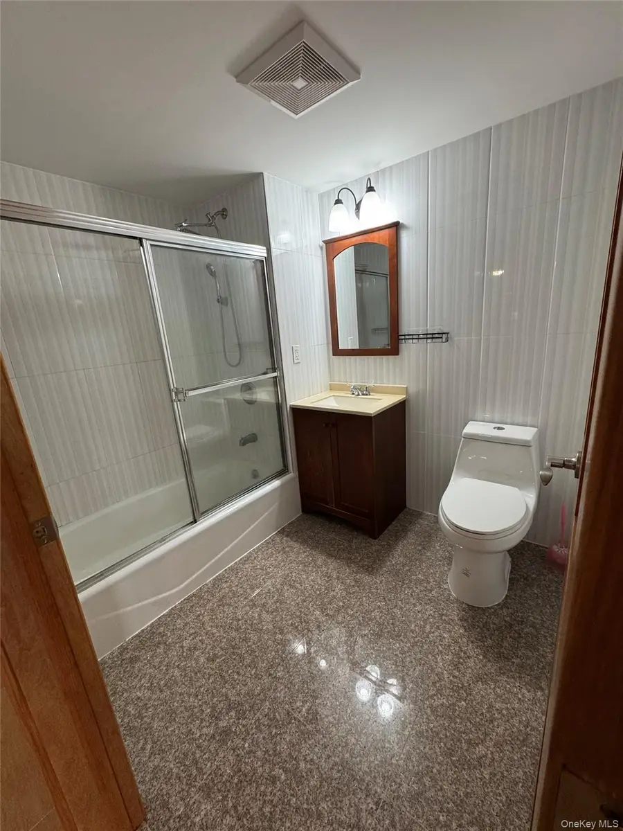 35-19 Leavitt Street #3E, Flushing, NY 11354 - Image #3