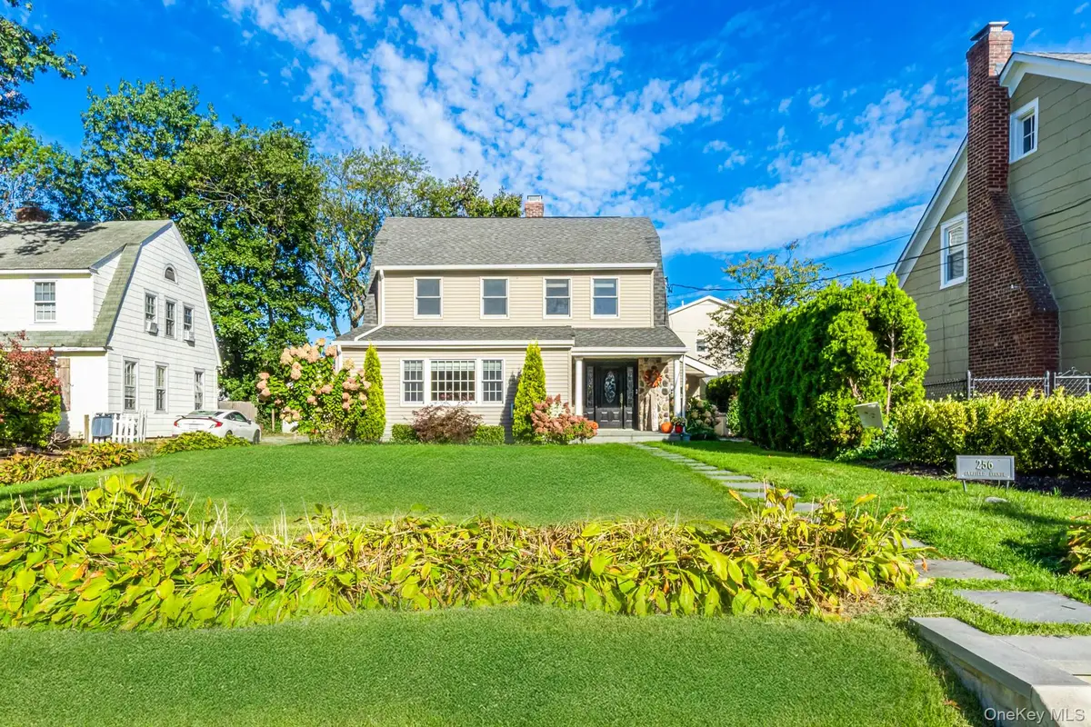 256 Garfield Avenue, Mineola, NY 11501 - #1