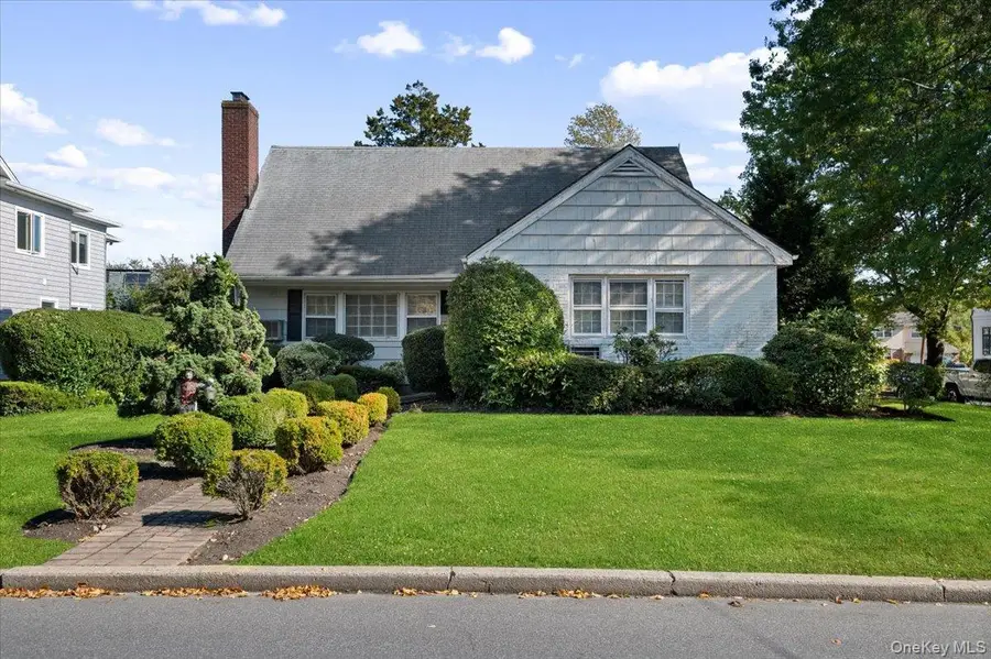66 Auerbach Lane, Lawrence, NY 11559 - Image #2