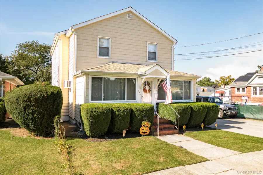 32 Nostrand Street, Farmingdale, NY 11735 - Image #2