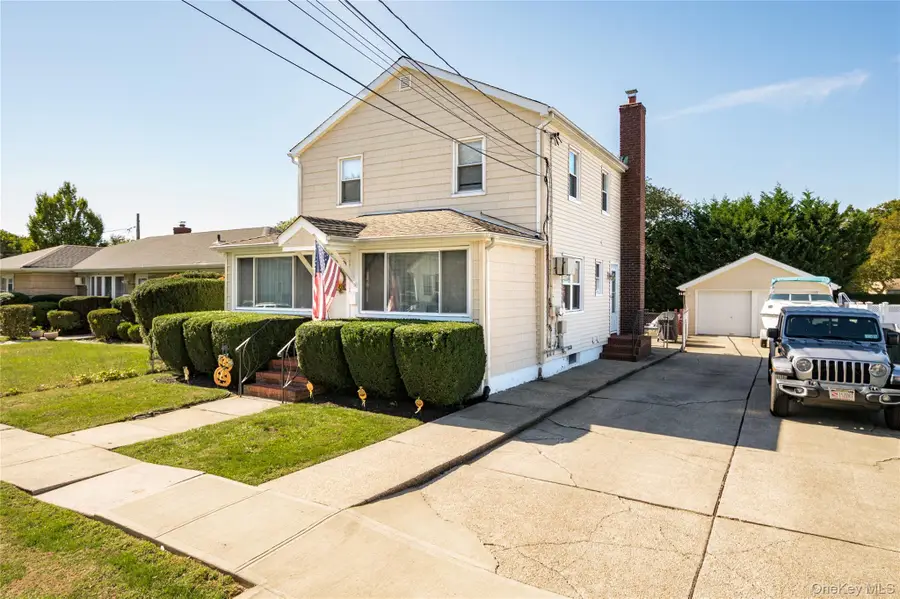 32 Nostrand Street, Farmingdale, NY 11735 - Image #3