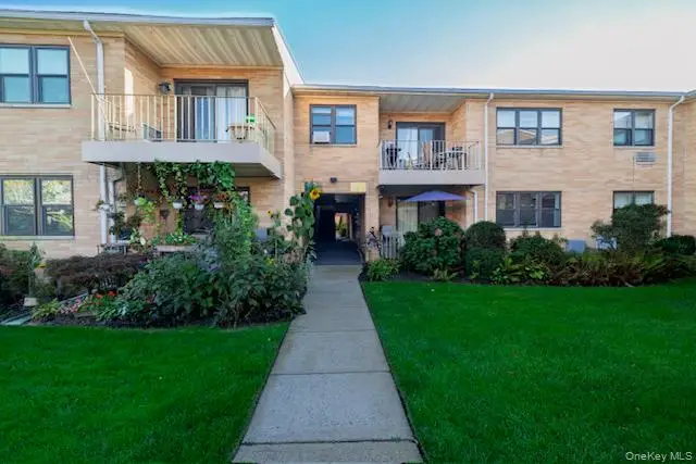 214 Westend Avenue #6C, Freeport, NY 11520 - Image #2