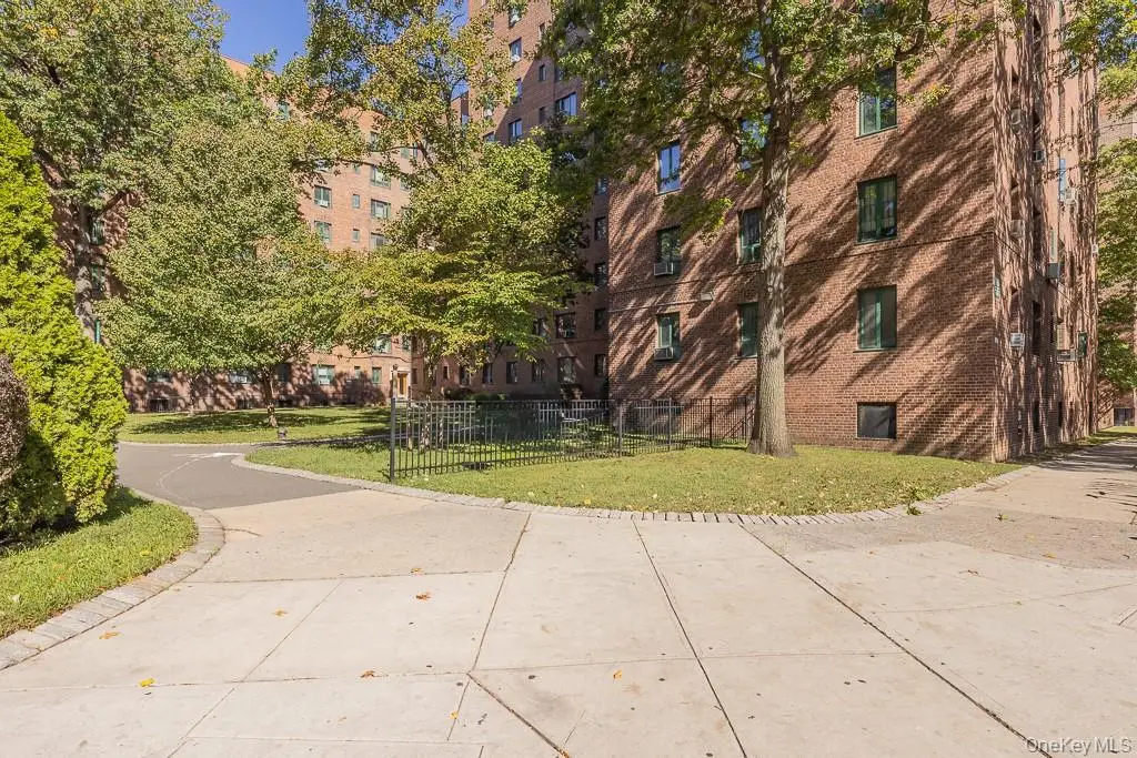 1601 Metropolitan Avenue #3H, Bronx, NY 10462 - Image #1
