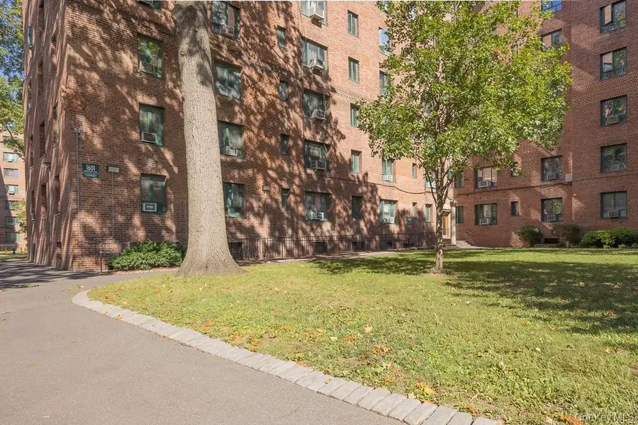1601 Metropolitan Avenue #3H, Bronx, NY 10462 - Image #2