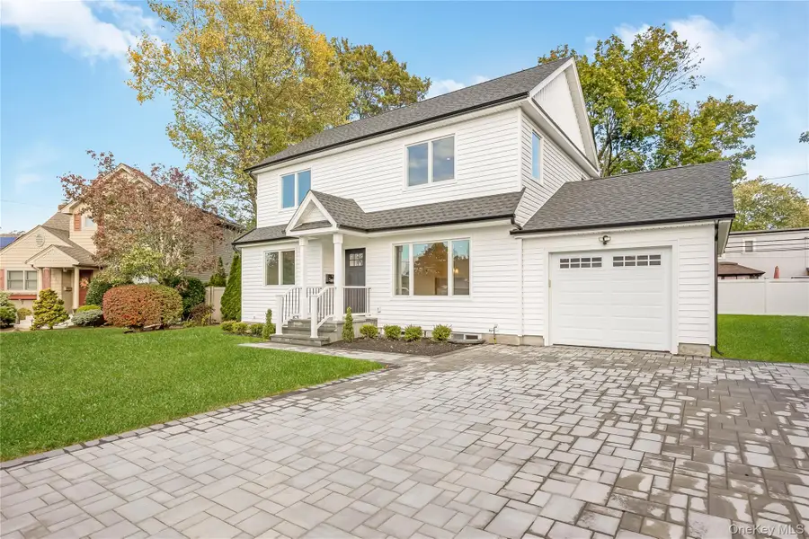 985 Douglas Avenue, Wantagh, NY 11793 - Image #3