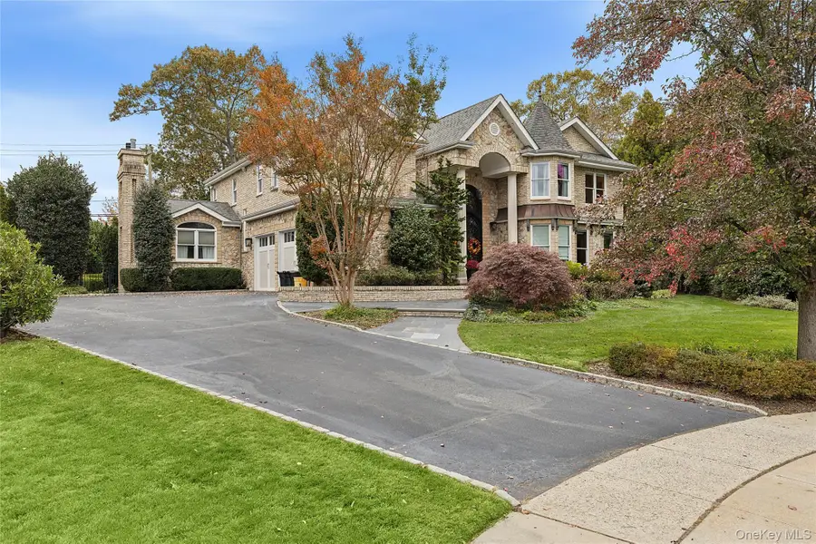 5 Schoolhouse Court, Oyster Bay, NY 11771 - Image #3