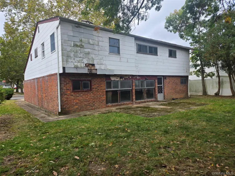 1434 Mark Drive, East Meadow, NY 11554 - Image #2