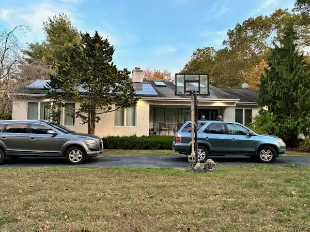 33 Pinecone Lane, Islandia, NY 11749 - Image #3