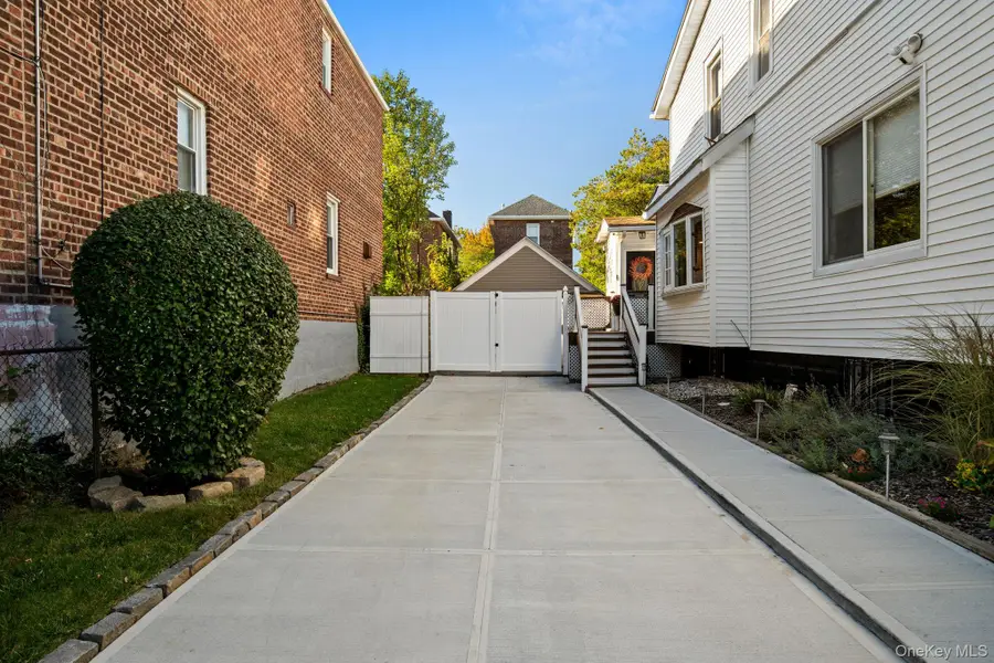 3210 Country Club Road, Bronx, NY 10465 - Image #3