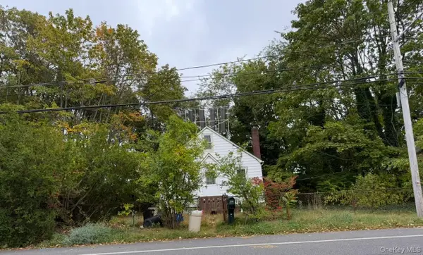 1599 3rd Street, West Babylon, NY 11704