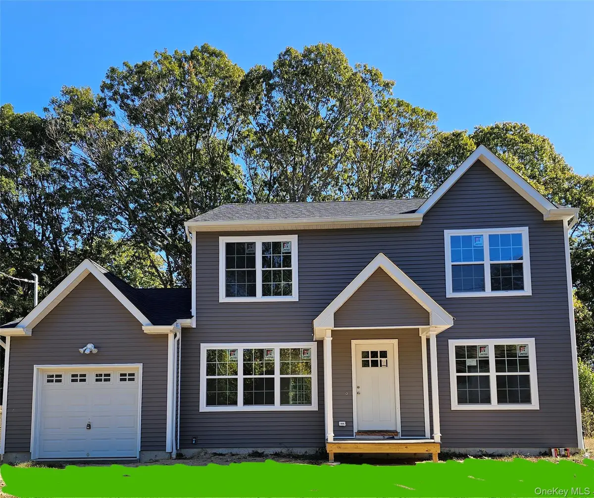 39 White Oak Street, Middle Island, NY 11953 - Image #1