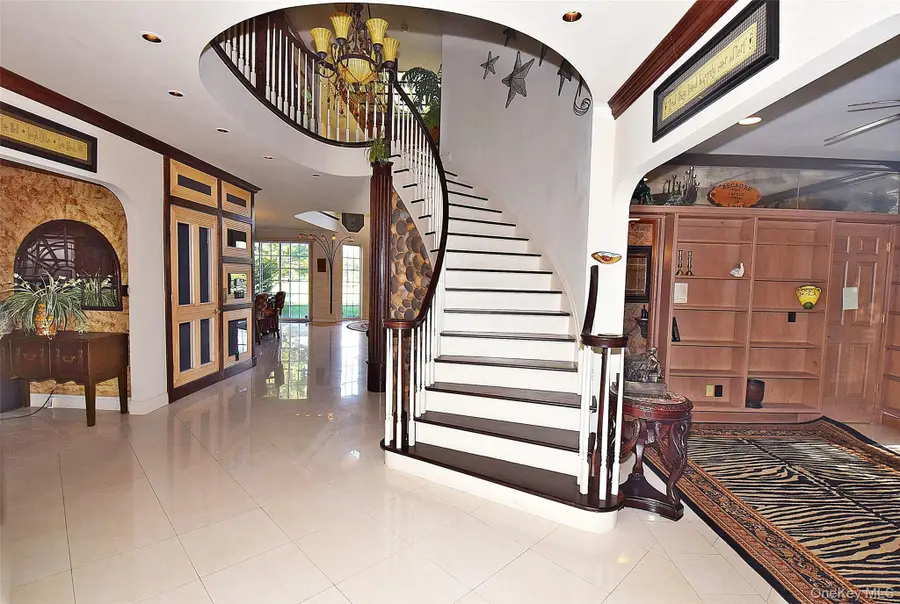 259 Altessa Boulevard, Melville, NY 11747 - Image #2