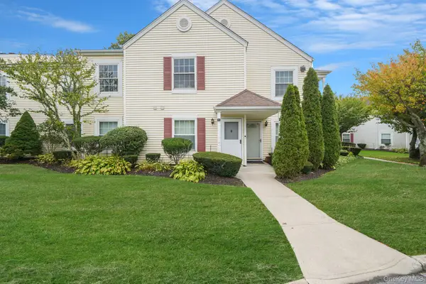 181 Fairview Circle, Middle Island, NY 11953