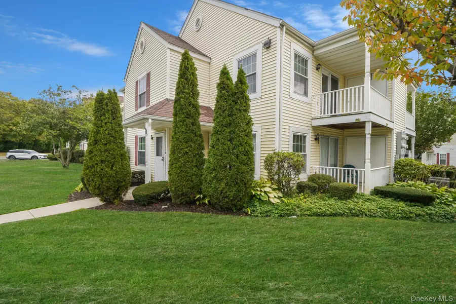 181 Fairview Circle, Middle Island, NY 11953 - Image #3