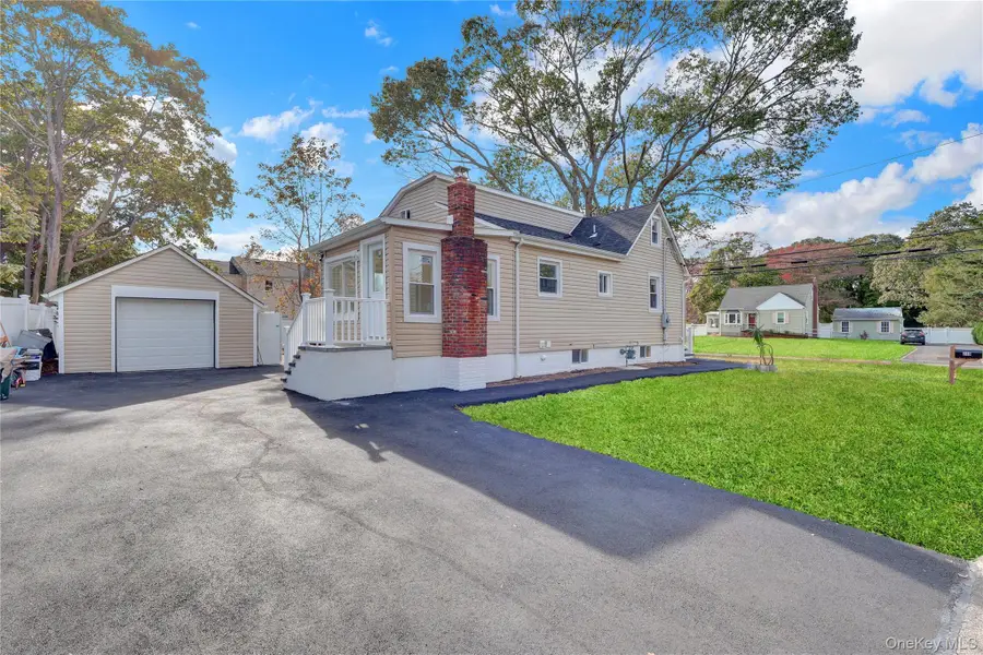 239 Bayview Avenue, East Patchogue, NY 11772 - Image #2