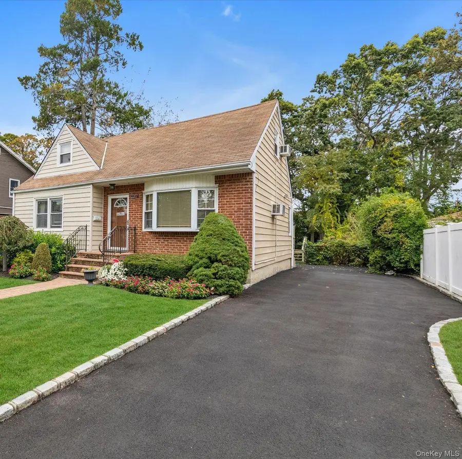 2207 Van Nostrand Avenue, Merrick, NY 11566 - Image #2