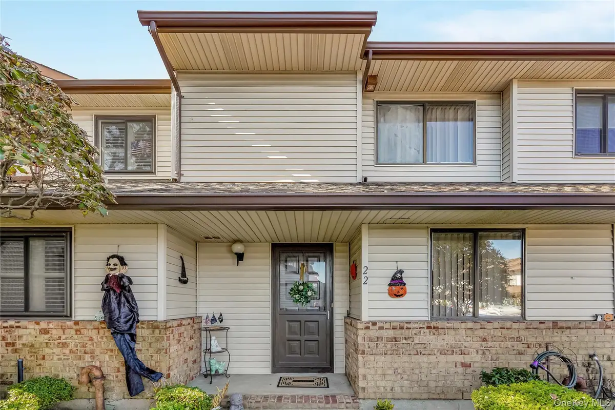 22 Balsam Court #22, Wantagh, NY 11793 - Image #1